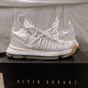 KD 9 ELITE SZ 9.5